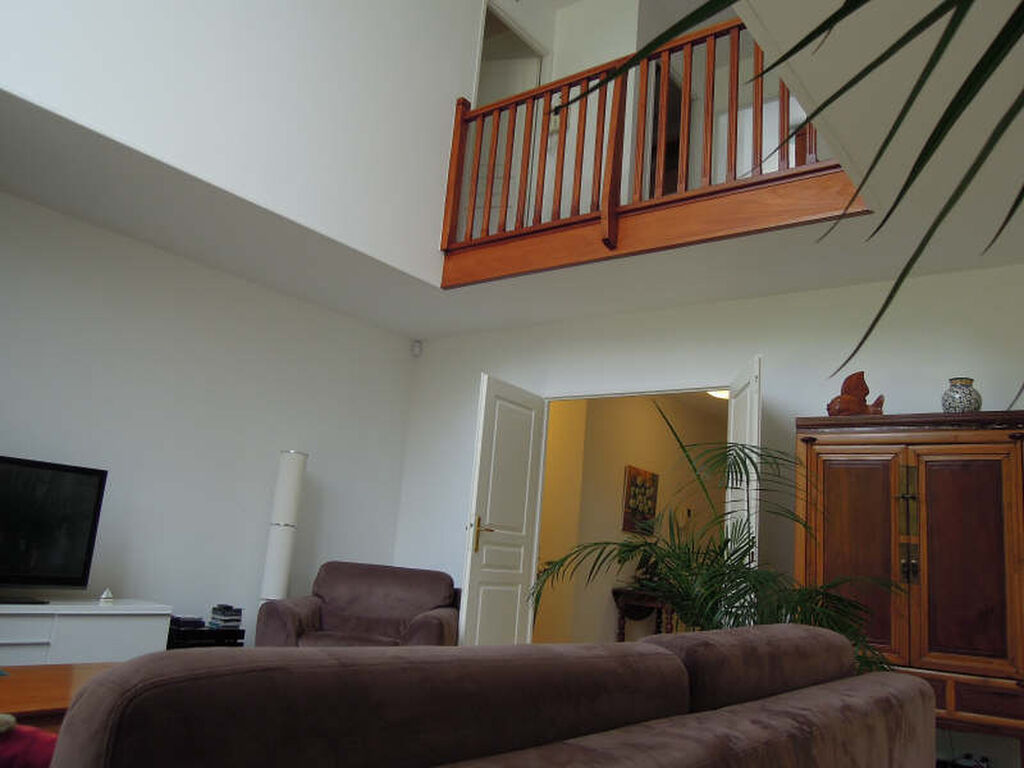 Gran casa amueblada Villennes-sur-Seine, cerca de la escuela internacional