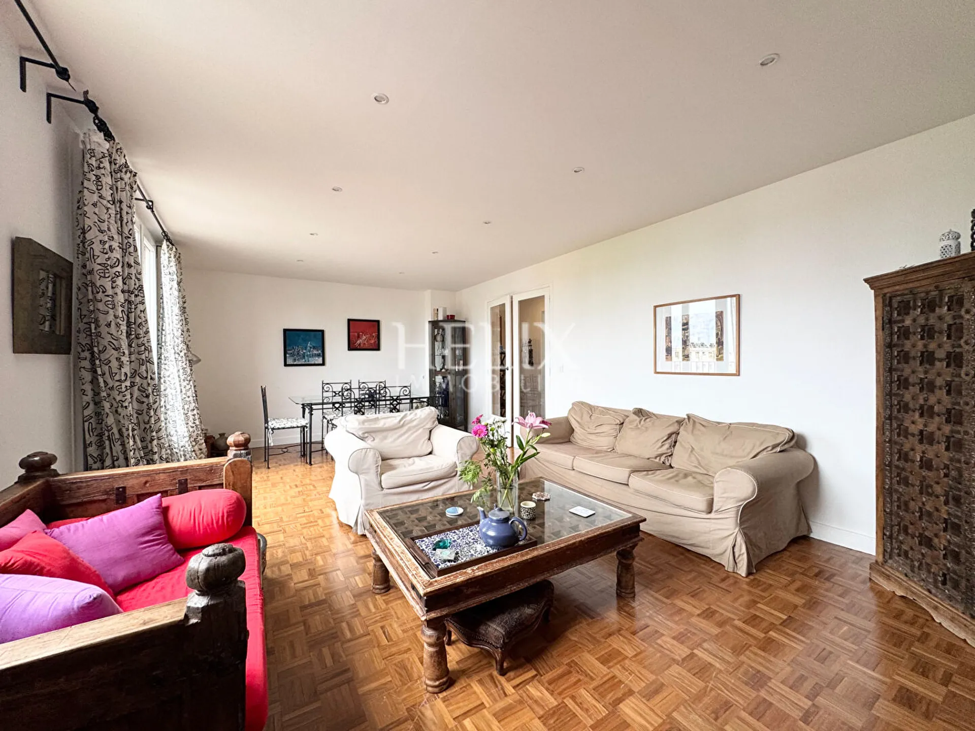 À louer à Chatou – 5 pièces traversant de 84 m² au 3ᵉ et dernier étage dans une résidence de standing