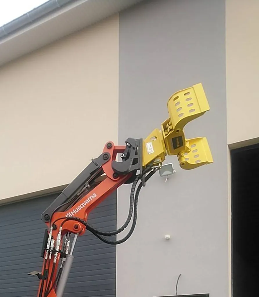 Pince de tri sur robot de 1 tonne en Rhône-Alpes