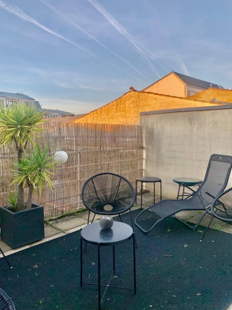 Appartement T3 avec terrasse Bordeaux  dans immeuble pierre