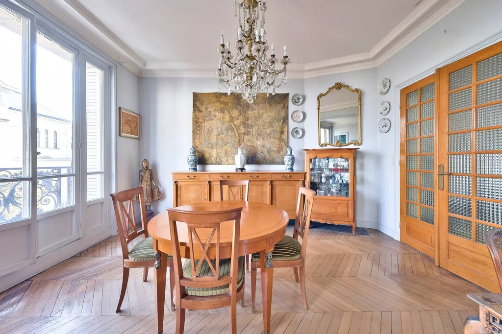 A vendre 5 pièces avec grande hauteur sous-plafond à Levallois 92300