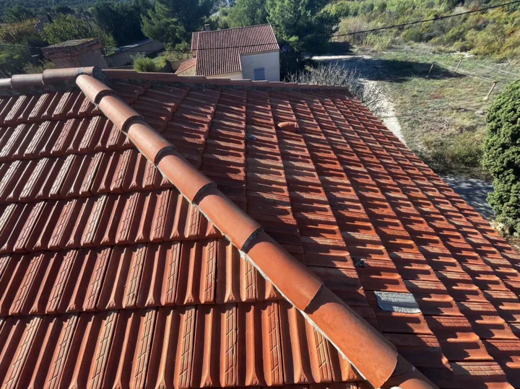 toiture avant intervention près de martigues