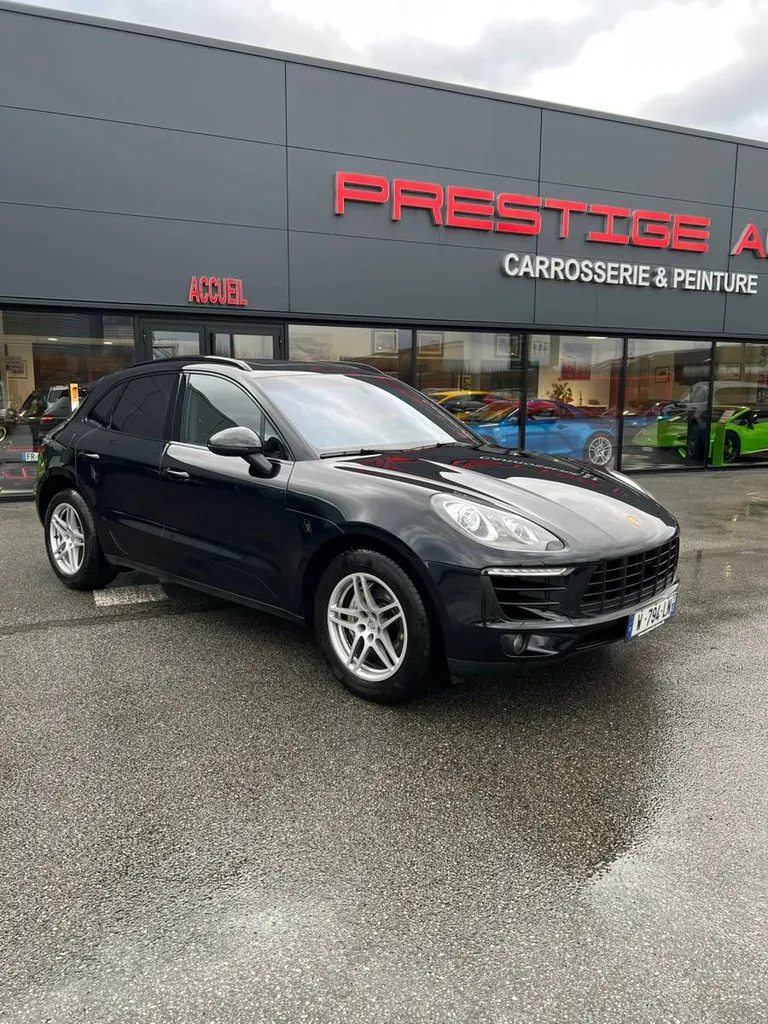 Porsche Macan Noir proche Le Havre 76