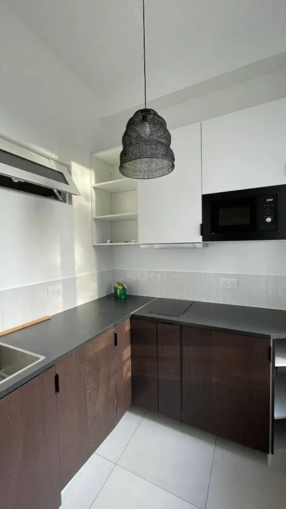 Situé au 52 rue Bouquet à Rouen