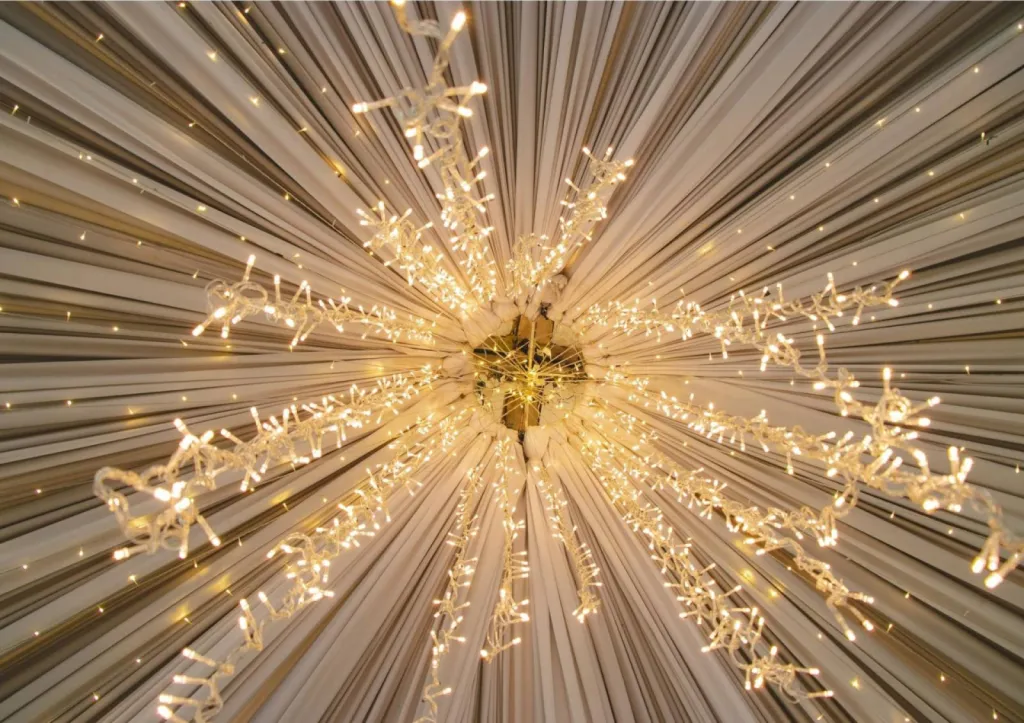 Découvrez les idées de décorations d'une Wedding Planner professionnelle pour un mariage les pieds dans l'eau