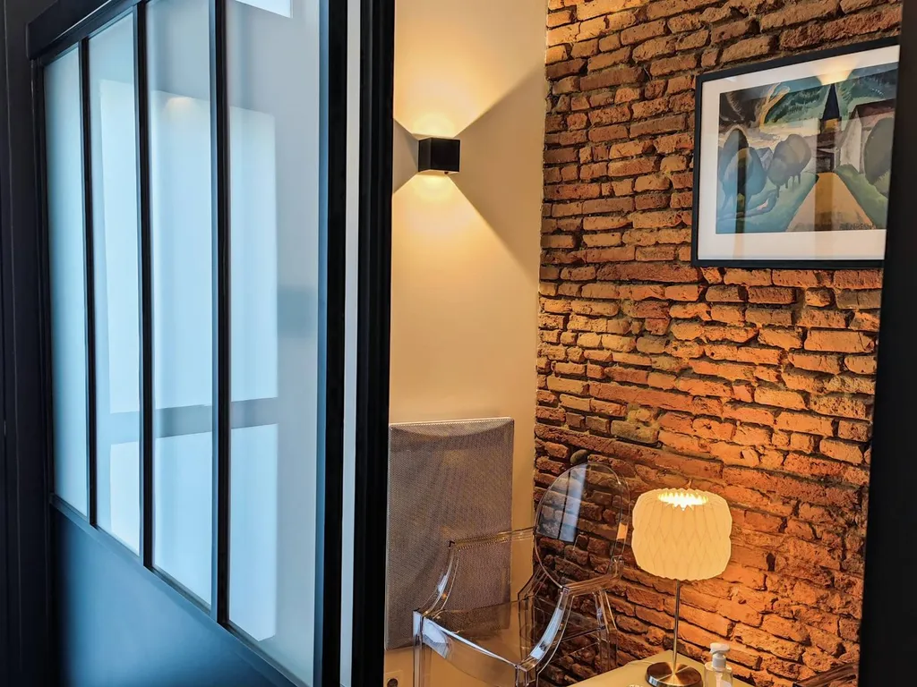 Basée à Coufouleux, SUNROC Menuiseries est une entreprise spécialisée dans les travaux de rénovation, d'installation et de remplacement de vos portes sur mesure, qu'elles soient en BOIS, en PVC ou en ALU.  Nous intervenons principalement dans le départeme