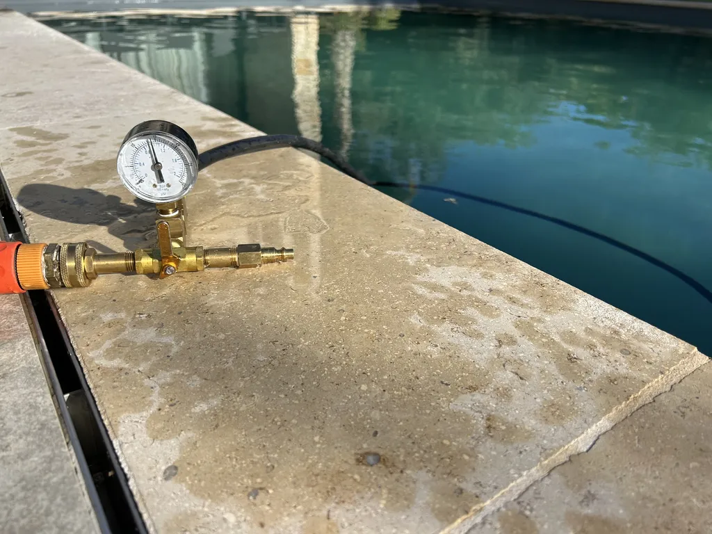 Recherche de fuite non destructive et sans vidange sur piscine béton à Bègles dans le 33