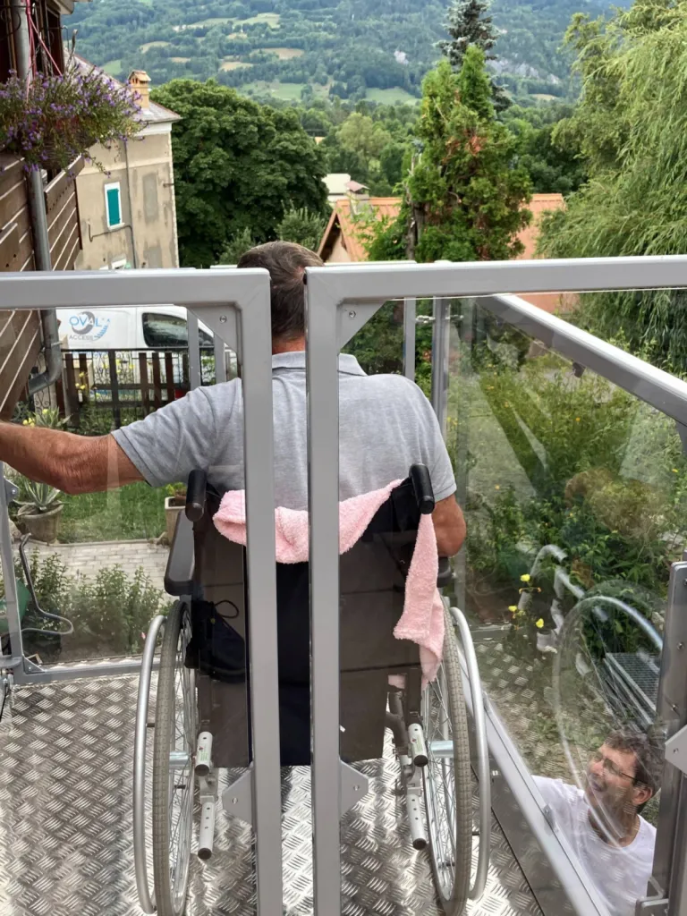 Réalisation d'une plateforme verticale Strategos près de Gap région PACA