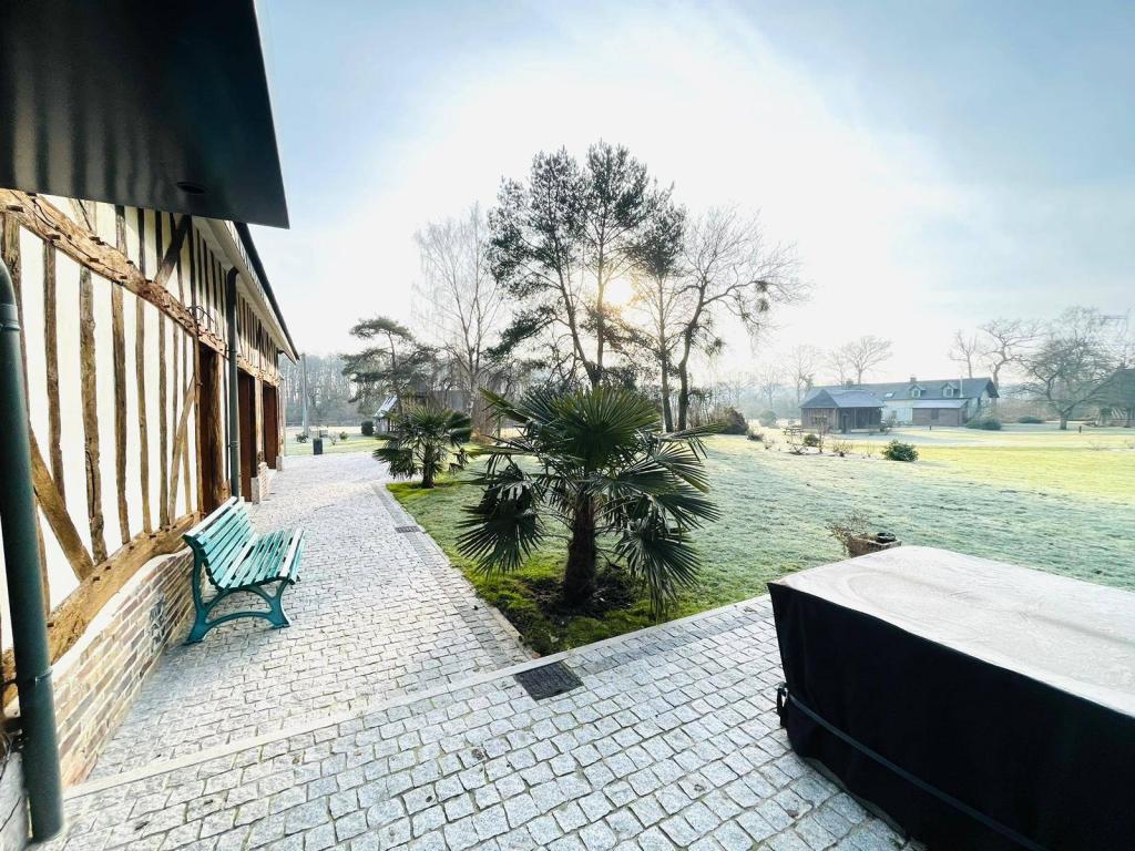 A saisir magnifique domaine sur la commune de FLANCOURT CATELON 27310