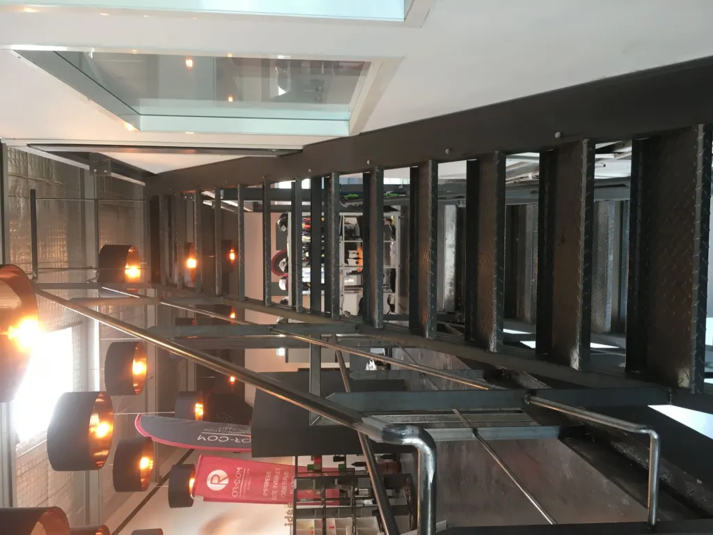 Escalier industriel à Venelles près d'Aix-en-Provence