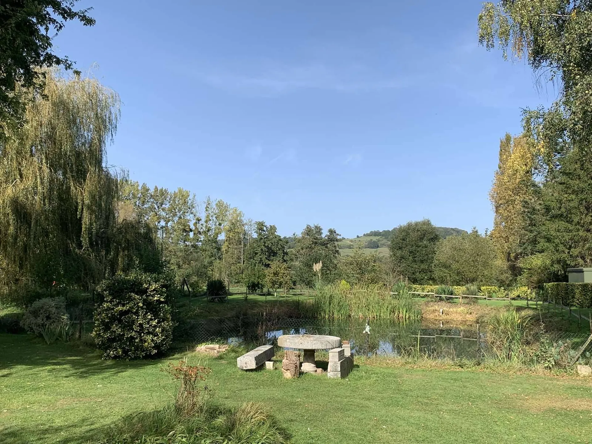 SUD PAYS D'AUGE (CALVADOS) MAISON DANS VILLAGE AVEC TOUS COMMERCES