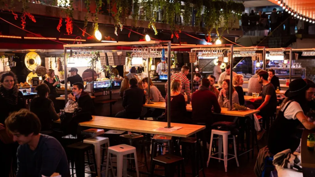 Les Halles de la Cité Foodcourt & Bar à cocktails à Toulouse