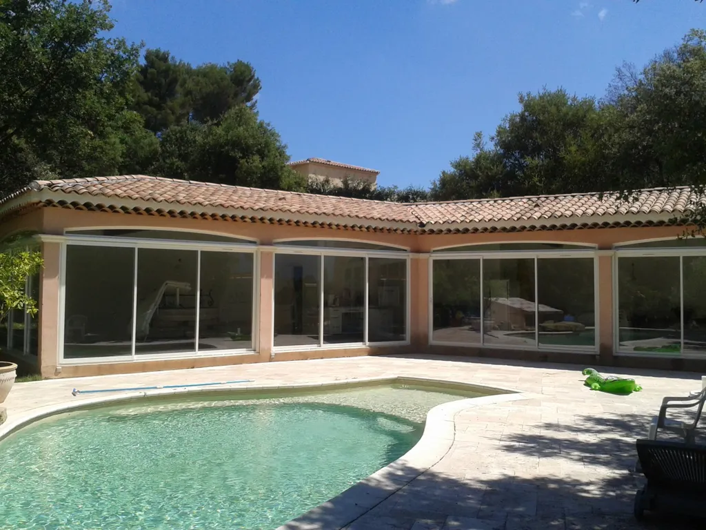 Chassis coulissant avec imposte cintrée sur Pourrières