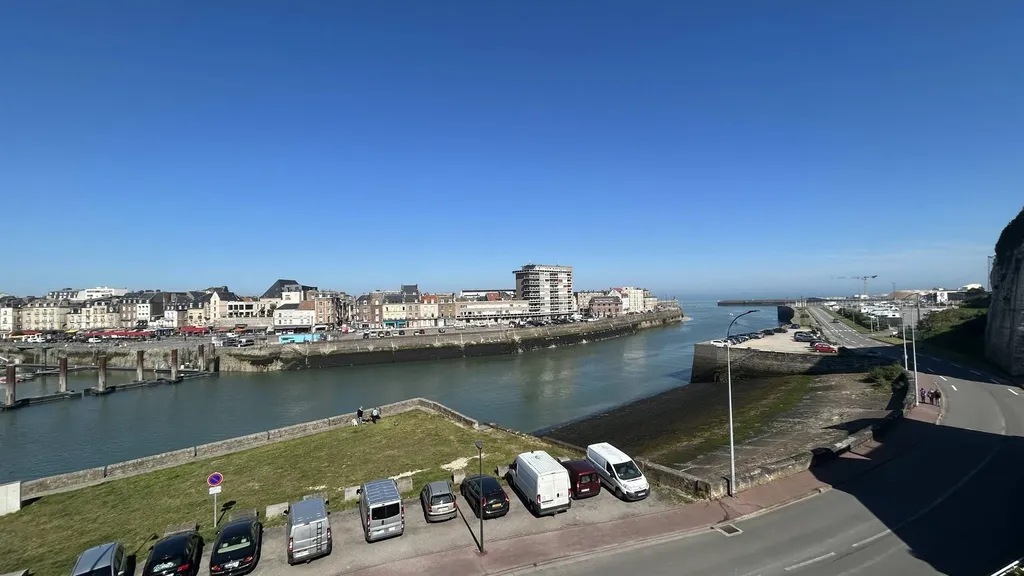 à DIEPPE  maison de pêcheur face au port, vue idéale sur le chenal, 76 Normandie