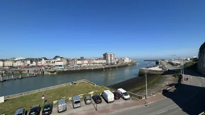 à DIEPPE  maison de pêcheur face au port, vue idéale sur le chenal, 76 Normandie