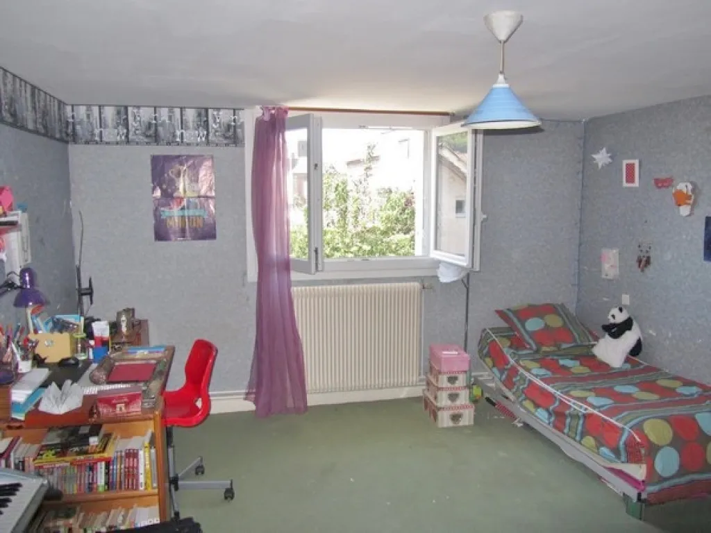 Vends maison de ville avec véranda attenante proche Elbeuf 76500