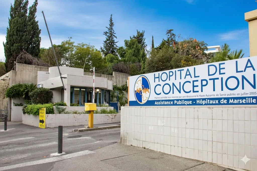 Transport ambulance spécialisé pour rééducation post-opératoire et hospitalisation de jour à La Conception Marseille