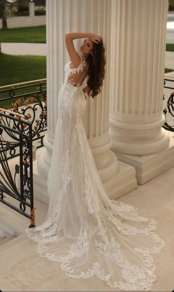 robe sirène robe de mariée ajustée et évasée avec longue traîne et Dentelle à Marseille