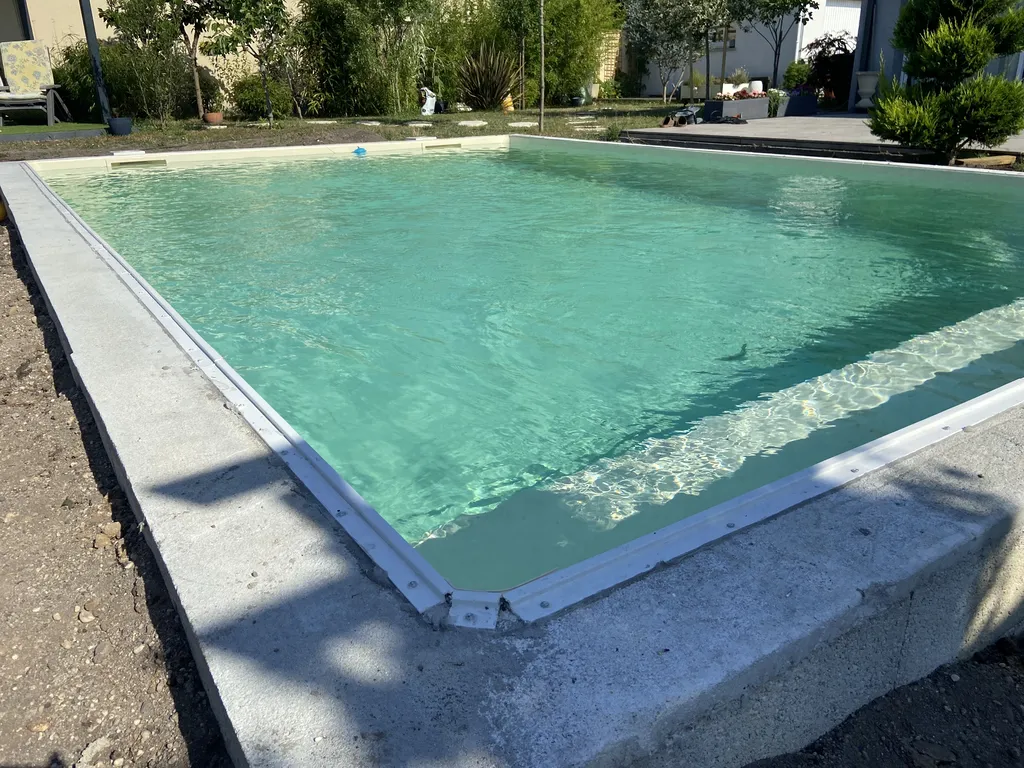 Piscine traditionnelle 6x4 avec liner sable à Biganos