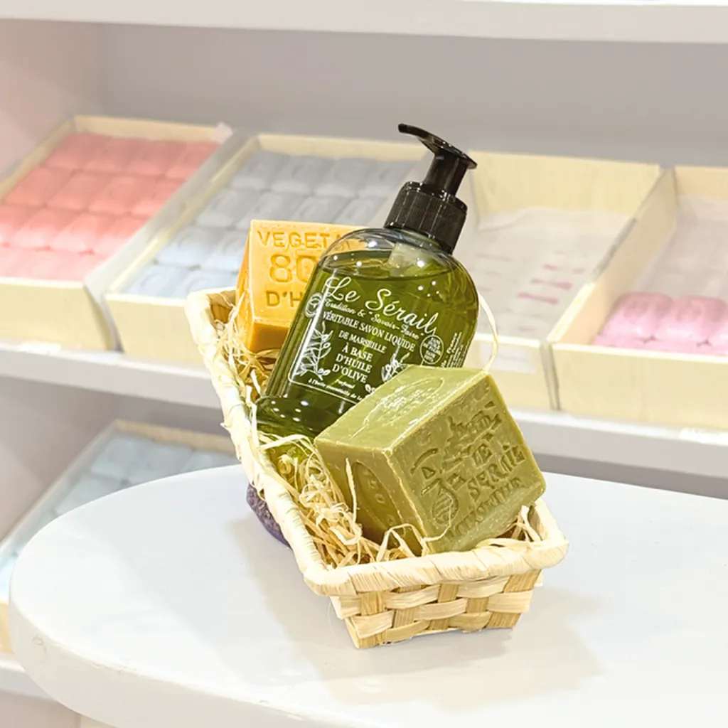 Corbeille cadeau de Marseille artisanal pour NOEL