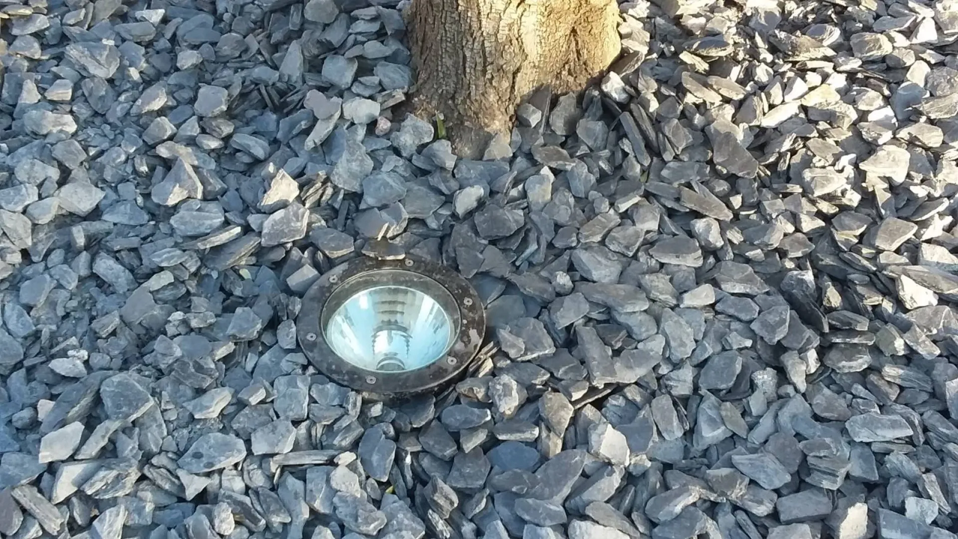 Eclairage massif contemporain proche pelissanne 13330