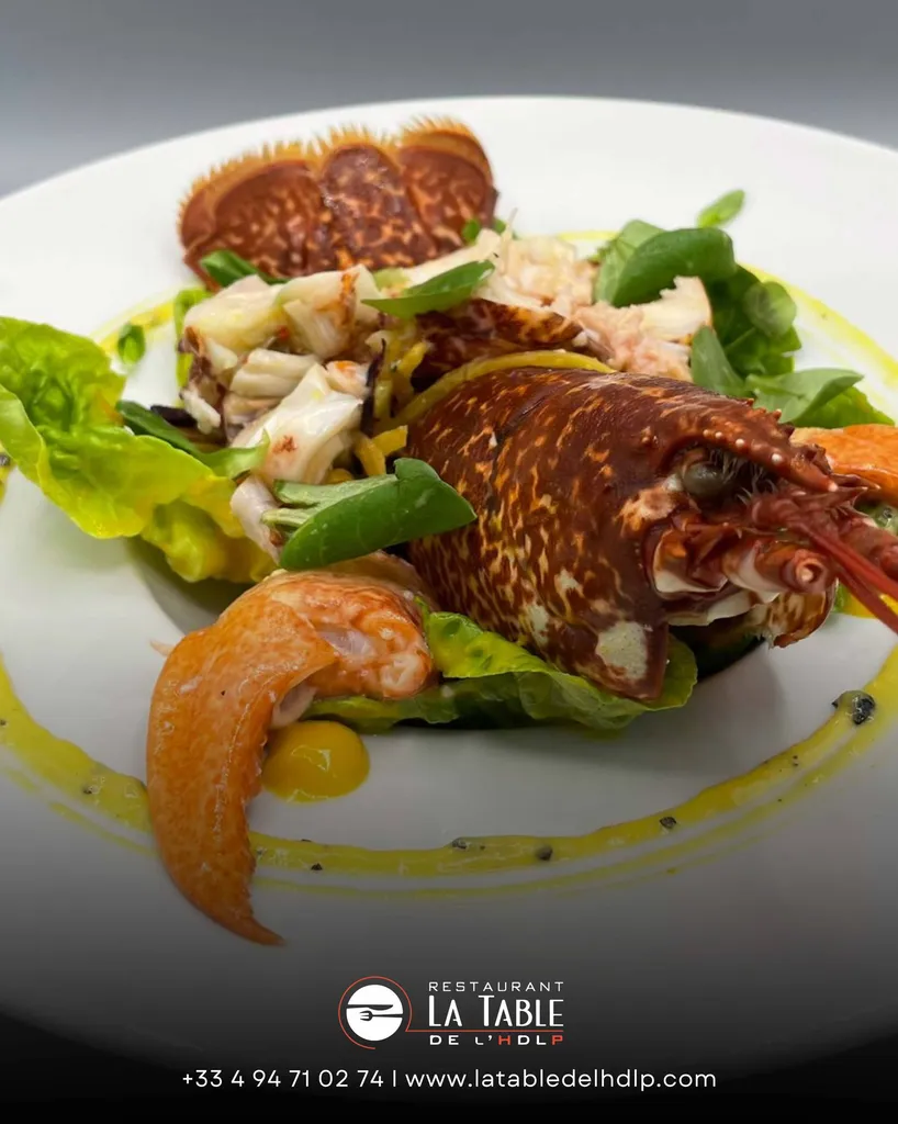 Langouste ou Homard de notre vivier, le plat signature de notre chef Christophe Lemarchand