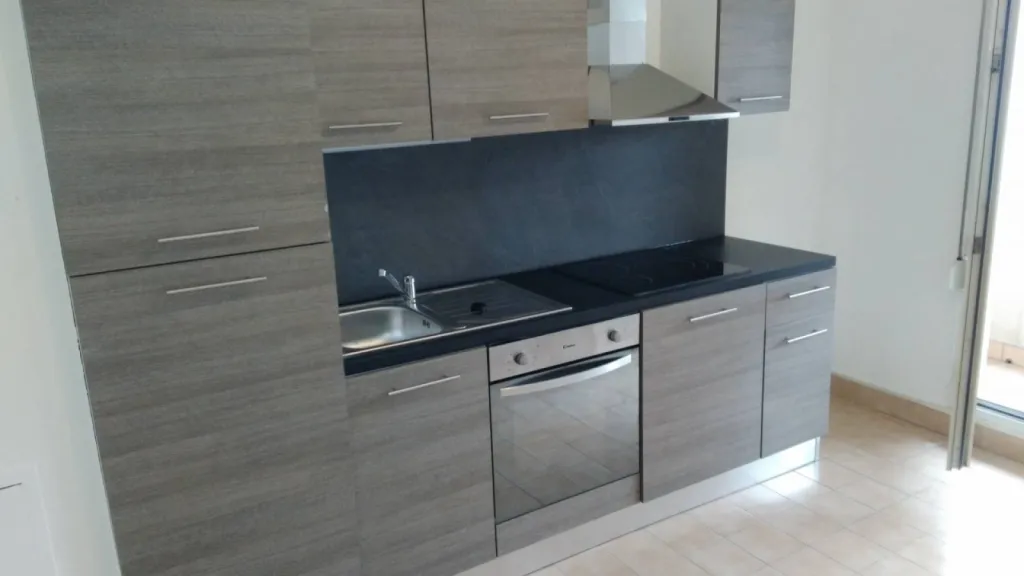 Location d'un grand appartement T3 avec balcon et garage à Lyon 3