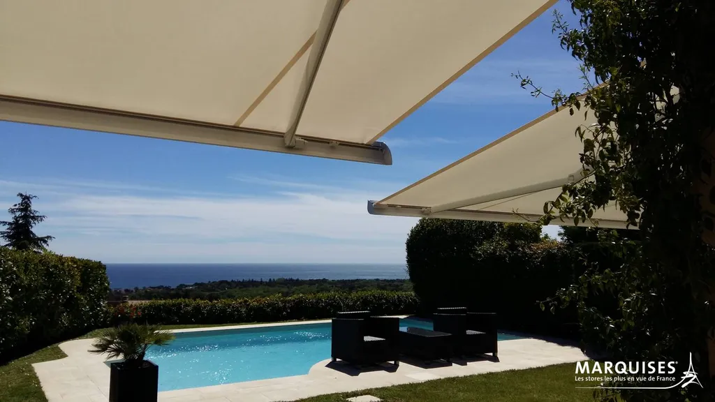 Prix pose store banne motorisésur mesure avec motorisation SOMFY sur Saint Médard en Jalles, proche de Bordeaux en Gironde