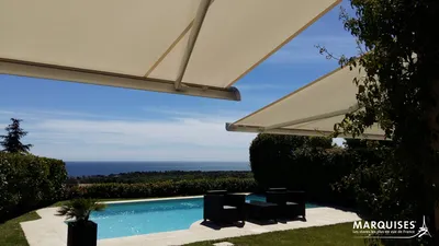 Prix pose store banne motorisésur mesure avec motorisation SOMFY sur Saint Médard en Jalles, proche de Bordeaux en Gironde