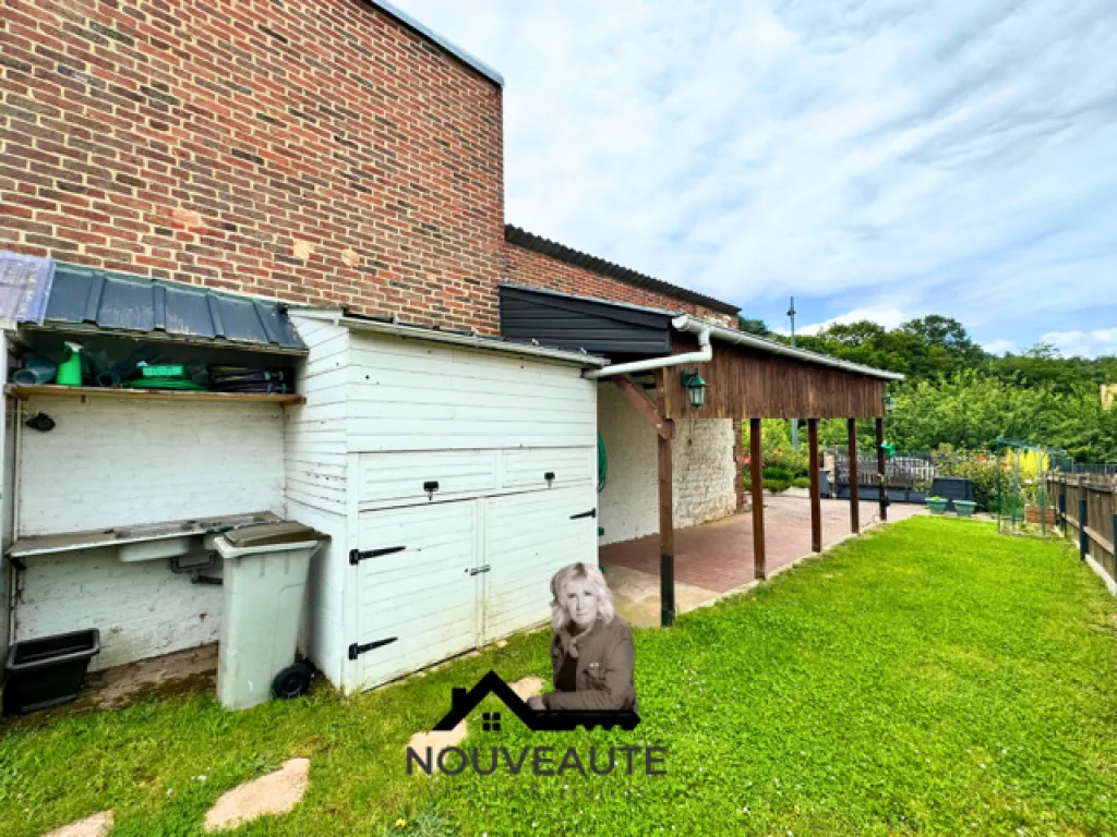 A vendre charmante maison traditionnelle de 100 m² édifiée sur un terrain de 411 m² sur la commune de ELBEUF 76500