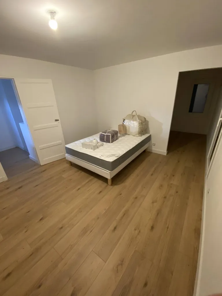 Prix pose parquet stratifié à Bormes les Mimosas 83