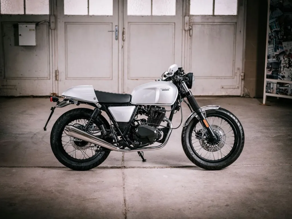 MOTO NEUVE BRIXTON BX125R CAFE RACER VAR