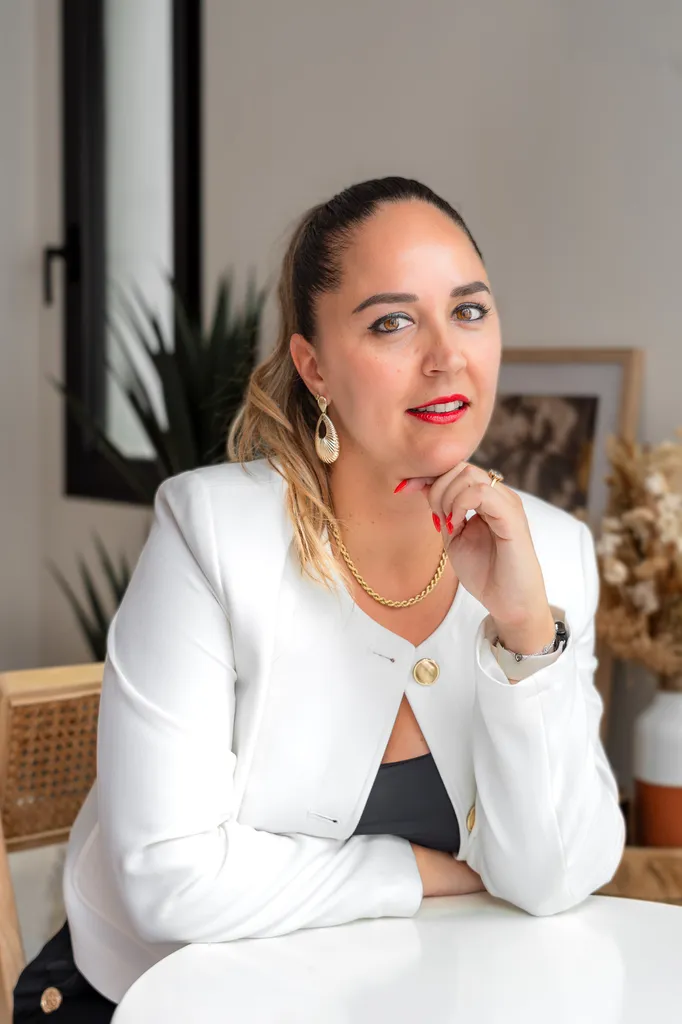 Maître Cindy YVARS, avocate en droit de la famille, droit des mineurs et droit pénal à Toulon