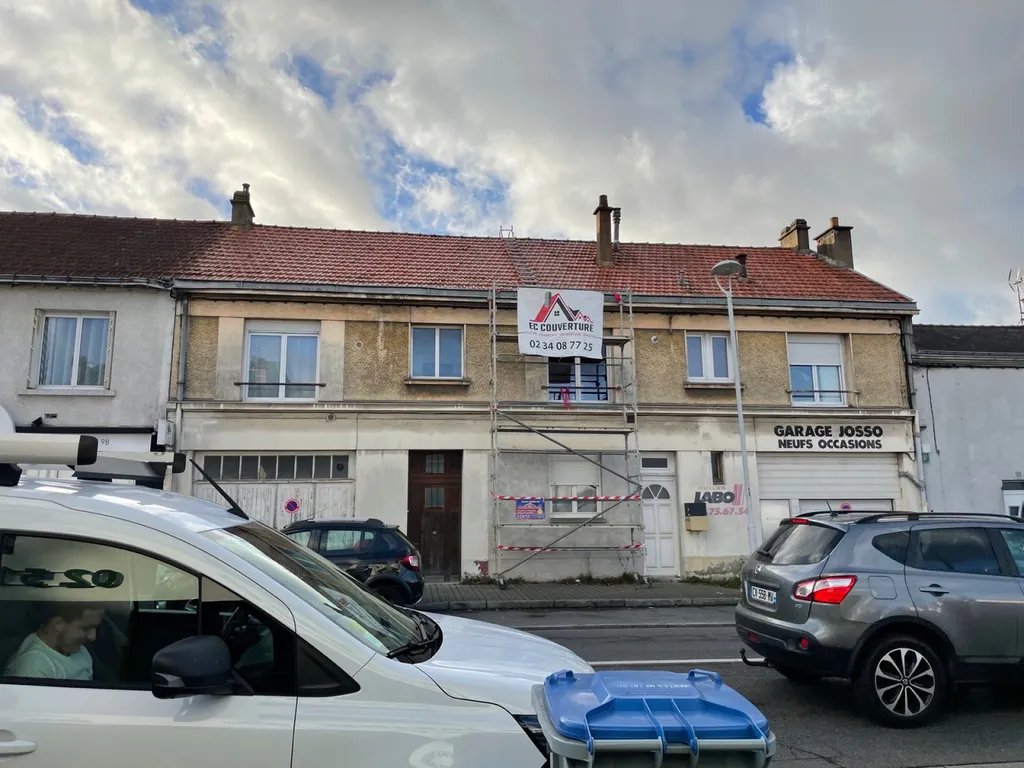 Traitement curatif pour démoussage sur une toiture de 250 m2 à Rezé près de Nantes