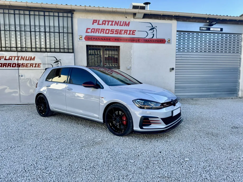 réparation choc arrière de cette Volkswagen Golf 7 GTI  proche de Marseille, d’Aubagne et Cassis