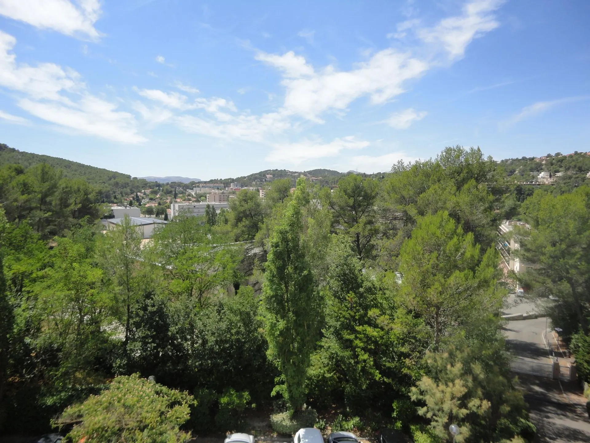 appartement T3 dernier étage carnoux