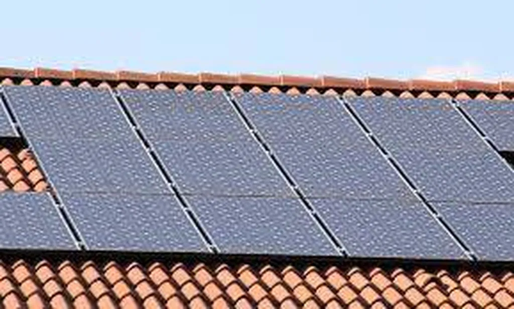 Notre zone d'activité pour ce servicePanneau photovoltaïque à Annecy 74 Haute-Savoie : Intégration de modules monocristallins sur toiture arrondie en béton de villa ou architecture contemporaine spécifique