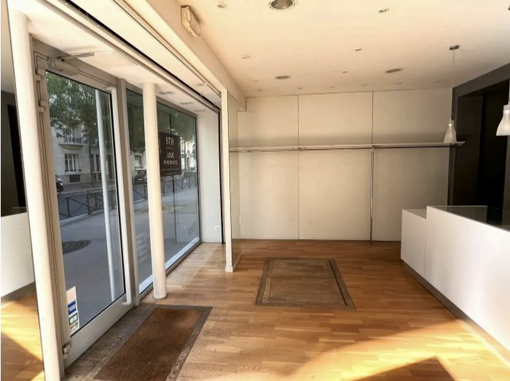 Location - Boutique 58 m², Boucicaut, Avenue Félix Faure 75015 PARIS