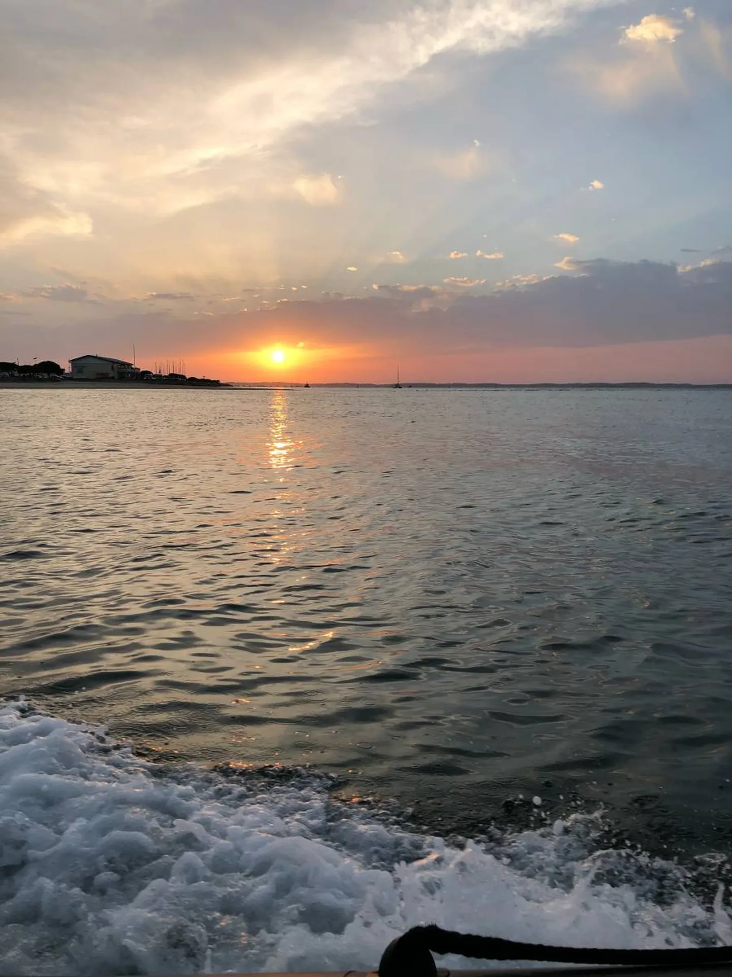Bateau-taxi privé de nuit - Restaurant l’Hotel de la Plage - Village de l’Herbe
