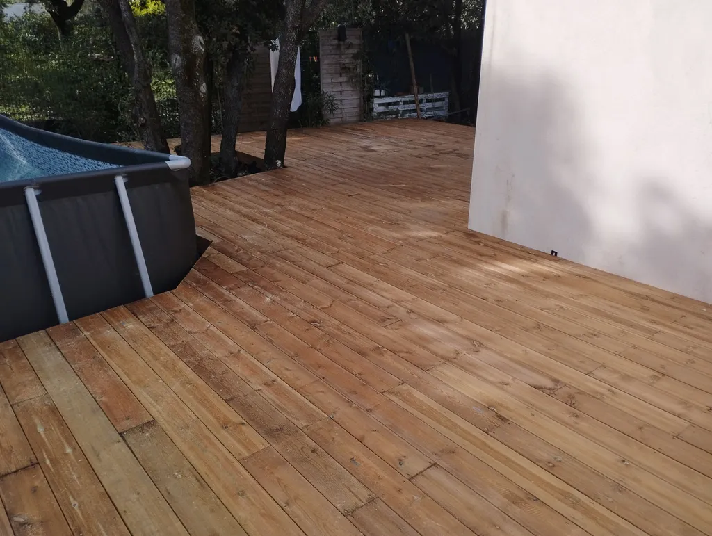 Platelage bois en pin autoclave cl 4 a coter de Montpellier 