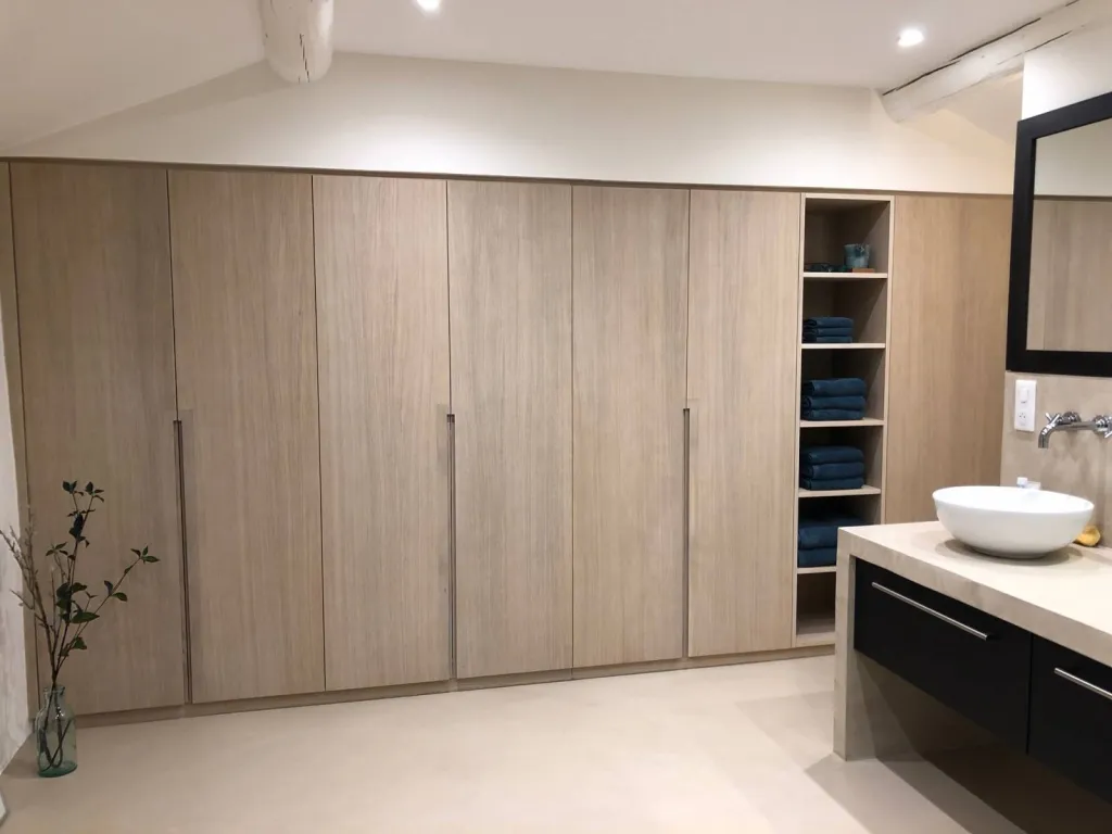 Restauration de qualité à Roussillon pour un bastidon de hameau de charme