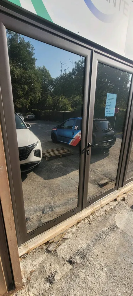 Pose film solaire bâtiment miroir 60 sur mougins / mouans sartoux