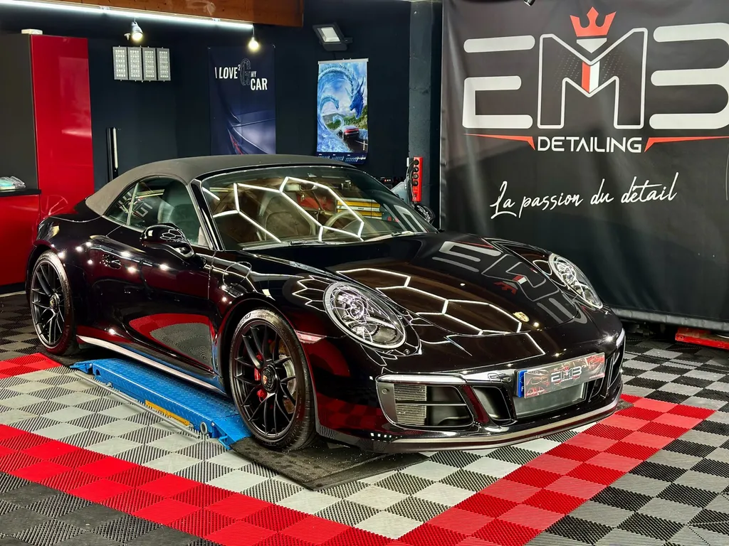 Detailing auto traitement céramique lyon protection carrosserie Porsche 911