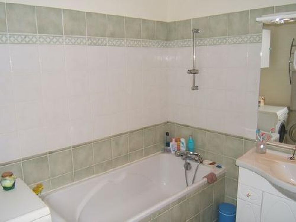 Vente appartement Roquefort La Bédoule centre avec terrasse en FNR