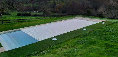 couloir de nage et volet immergé - CROUTTES