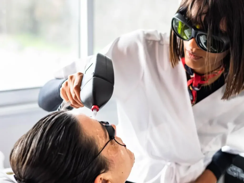 Épilation Laser Soprano vs Lumière Pulsée : Quelle est la différence ? Pour quels résultats ?