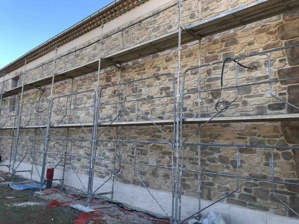 Rénovation en Pierre taillée sur ancien  Domaine viticole entre Vendres et Lespignan proche de Béziers 