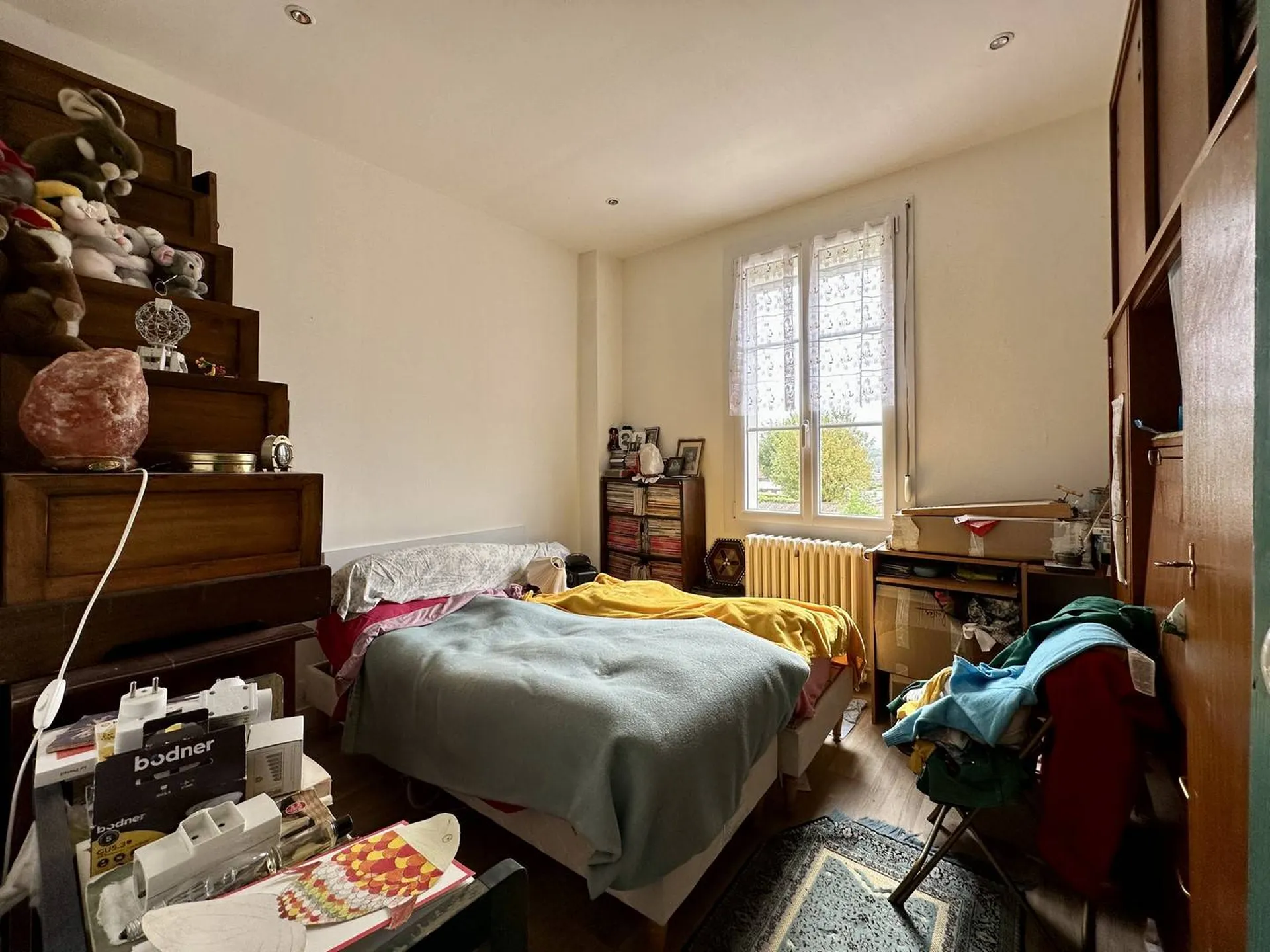 A vendre sur parcelle de terrain de 400m² maison en briques.