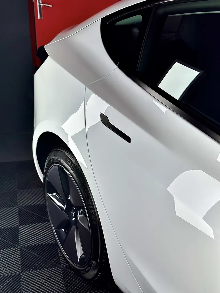 film de protection carrosserie PPF Lyon anti rayures tesla model 3 