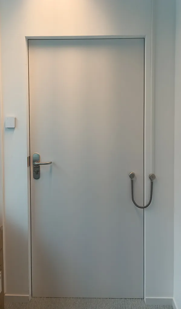 Pose d'une serrure motorisée Abloy